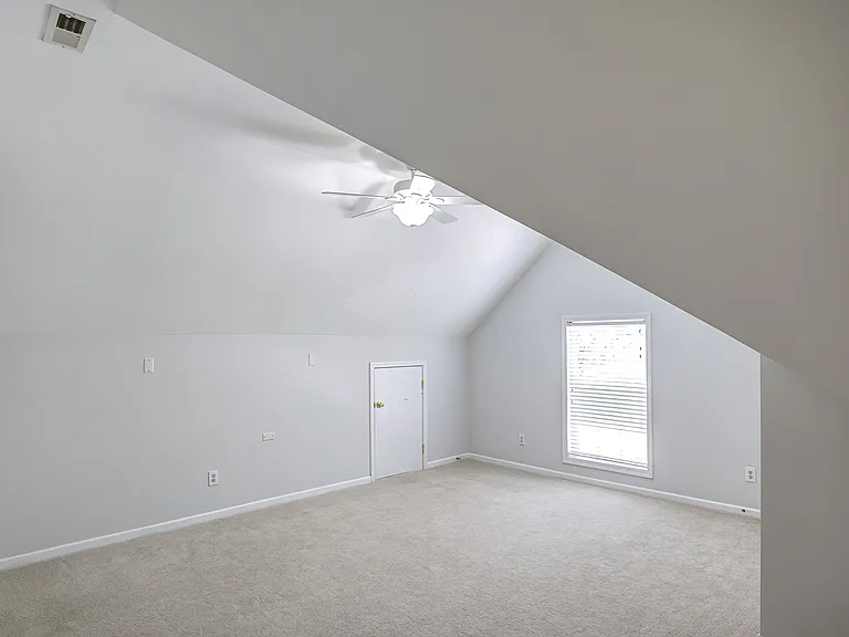 2103 Templeton Gap Dr — Photo 36