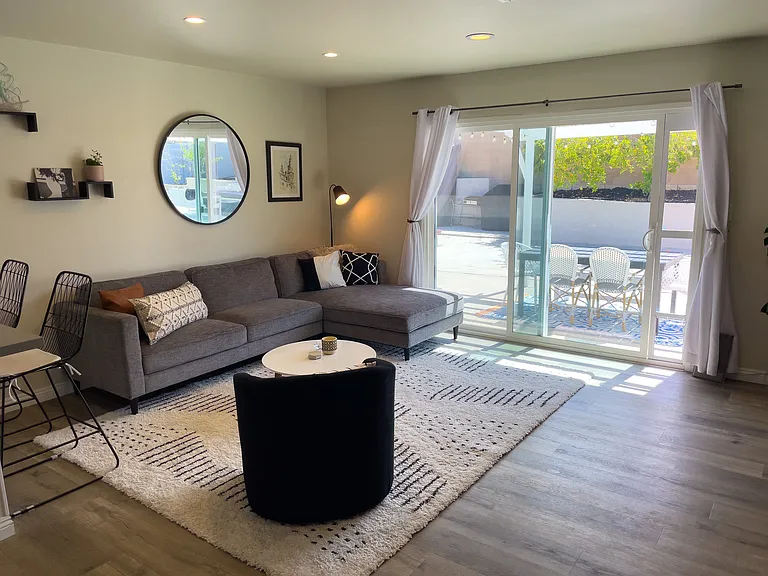 3028 Linda Dr — Photo 2