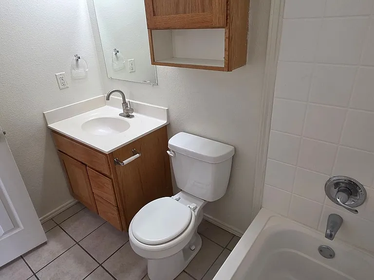 Autumn Ridge 2 BR/2 BA — Photo 19