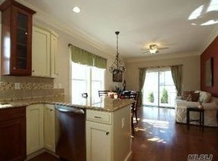 6 Stratford Pl, Huntington, NY 11743