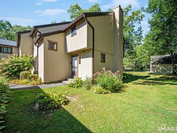 6 Upper Commons #6, Woodbury, CT 06798