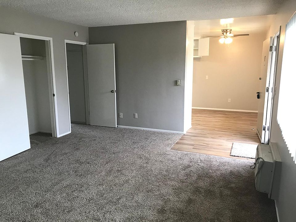 Living Room / Dining Area
