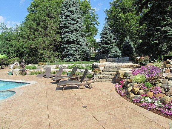 3rd image of 26221 Hidden Valley Dr