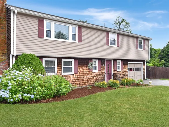 41 Constantine Dr, Marshfield, MA 02050