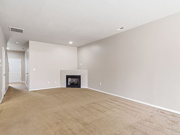 5th image of 5883 SE 16th Loop