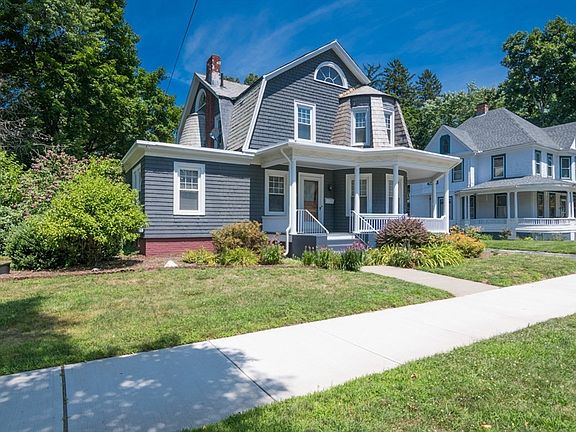 2nd image of 20 Woodlawn Pl