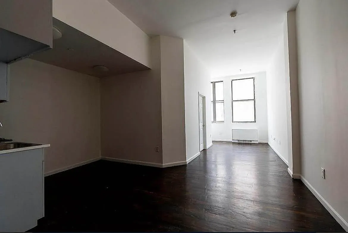 15 Lawton Street — Photo 1
