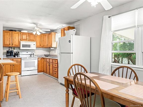 4th image of 37 Coe St
