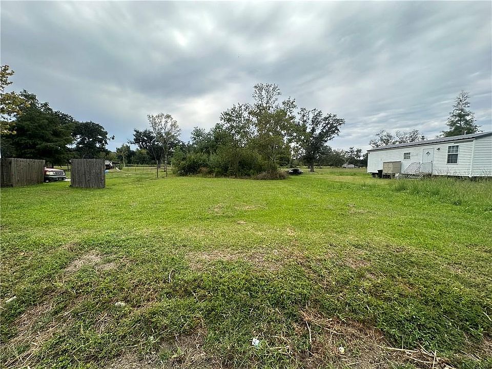 1st image of 1608 Linda Lou Dr
