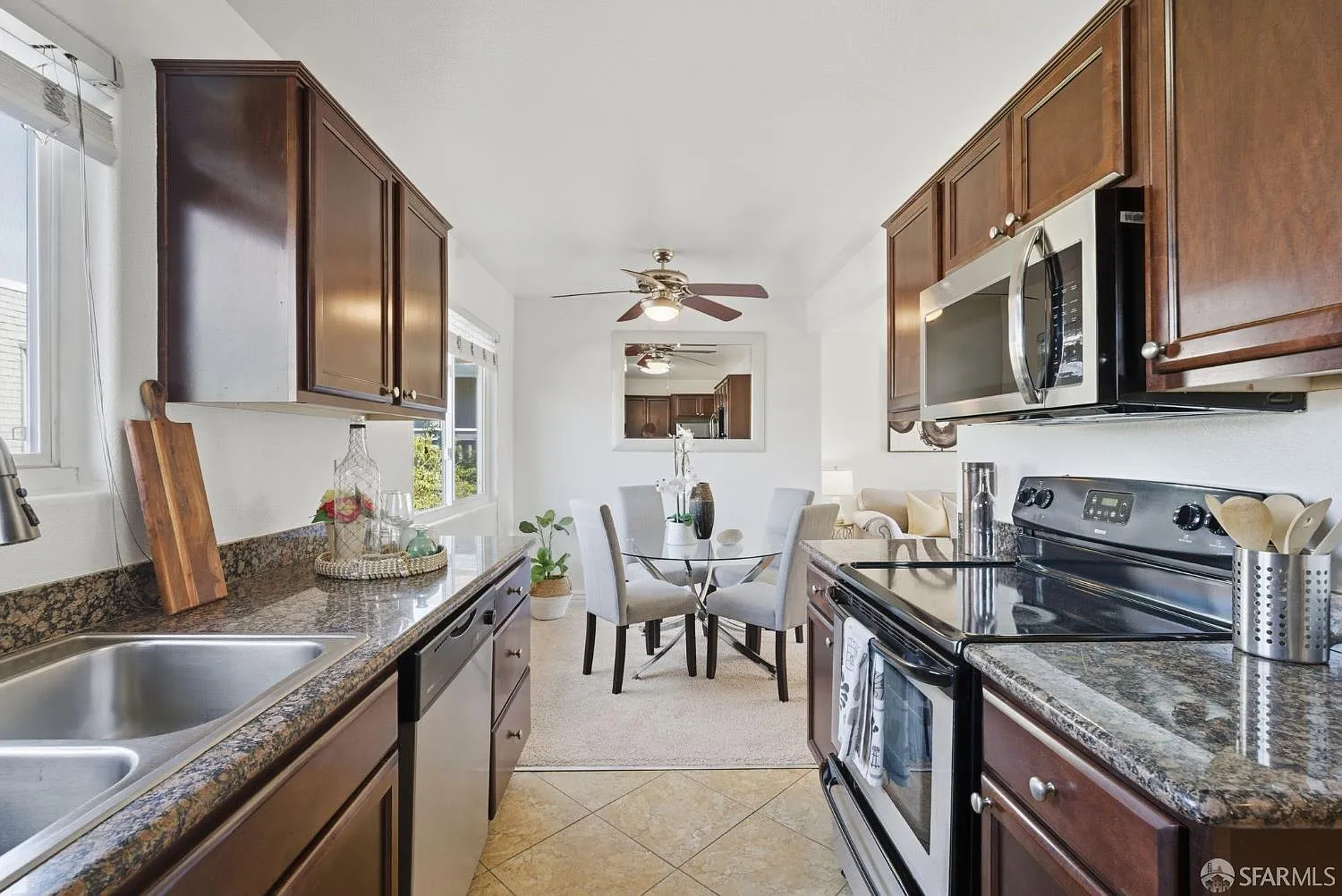 2 bed, 975 sqft, $3,195 — Photo 4
