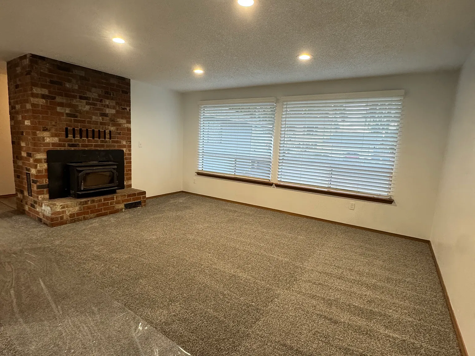 3 bed, 1056 sqft, $2,500 — Photo 4