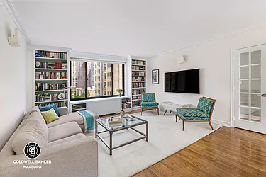 Rented by Coldwell Banker Warburg