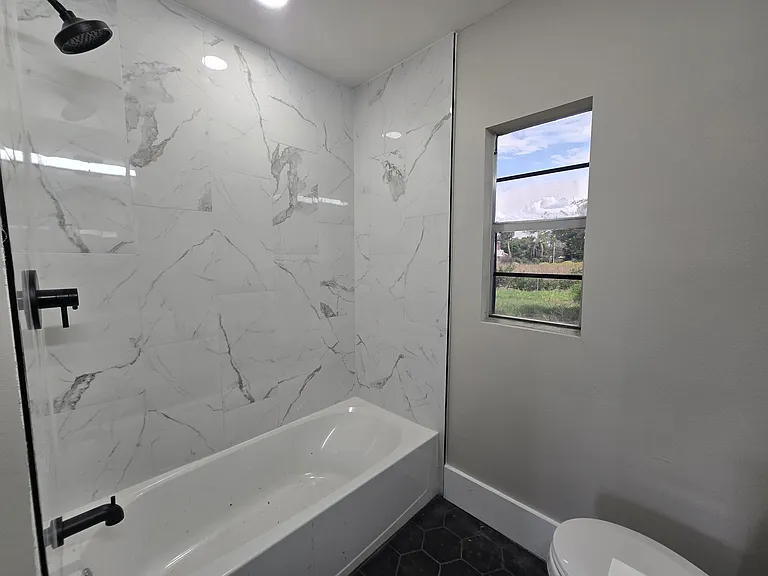 540 Park Ave — Photo 14