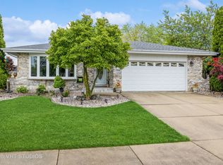 7919 Whittington Dr, Tinley Park, IL 60477