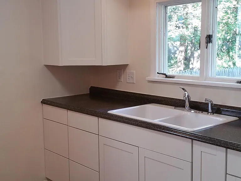 172 Cedarwood Ter — Photo 4