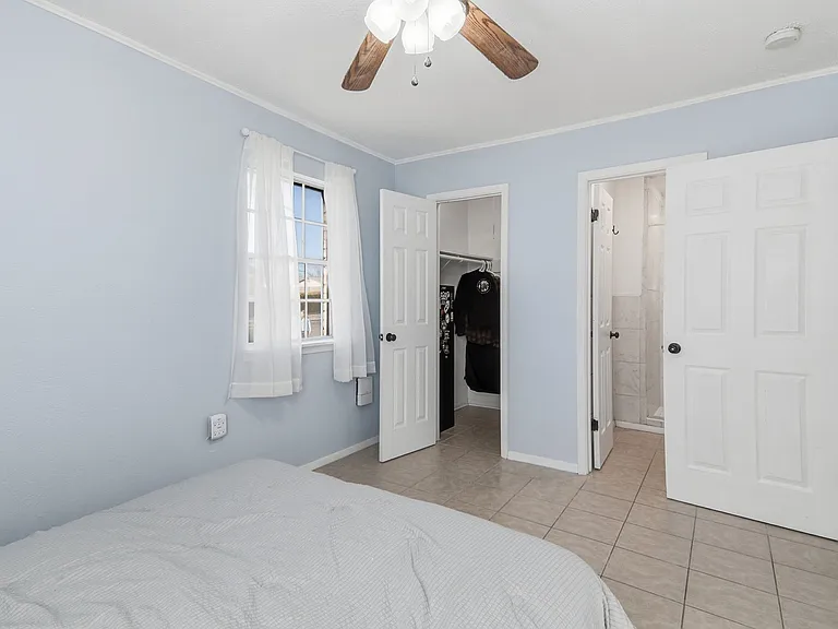 1403 Little St — Photo 16