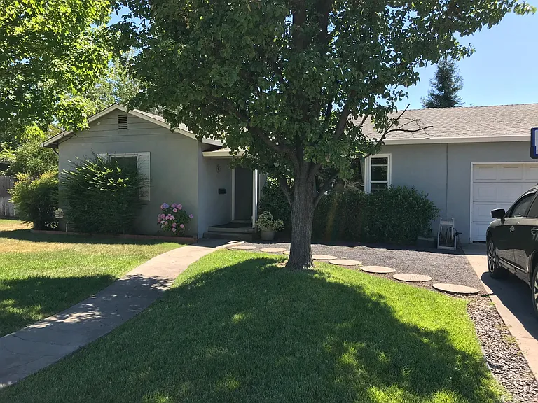 809 Neal Dow Ave — Photo 2
