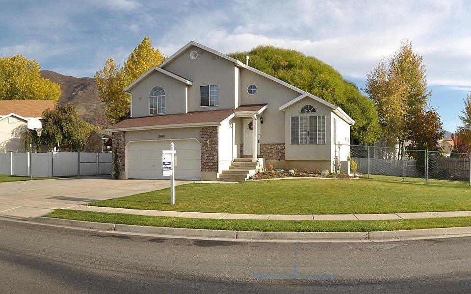 2nd image of 1668 N Lewis And Clark Dr
