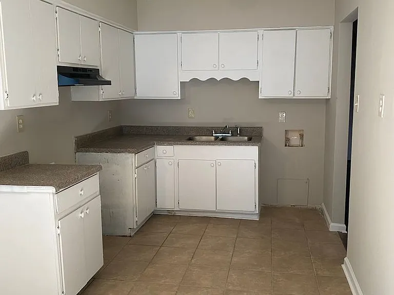 7510 Rockingham Dr — Photo 4