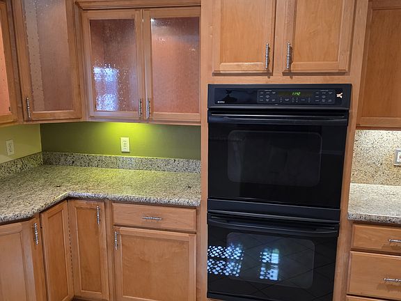5th image of 1120 E Rose Ave