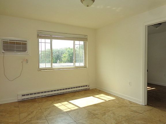 5th image of 2016 E Ocean View Ave APT 6
