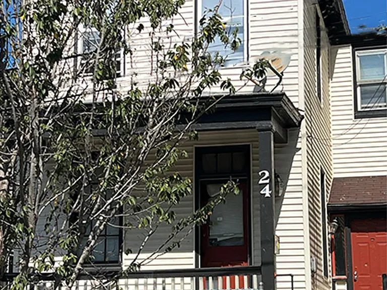 24 W Daniels St — Photo 1