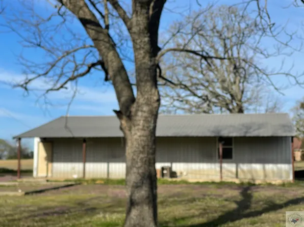 238 County Road 4325, De Kalb, TX 75559