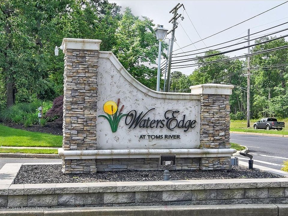 1st image of 1415 Waters Edge Dr #15F
