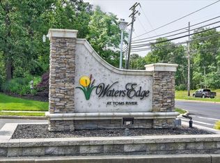 1415 Waters Edge Dr #15F, Toms River, NJ 08753