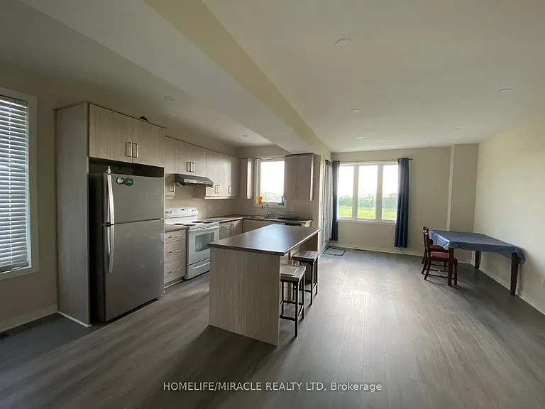 939 West Village Sq #939 — Photo 8