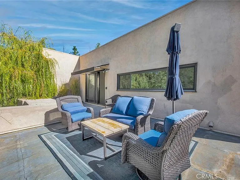 5084 Campo Rd — Photo 27