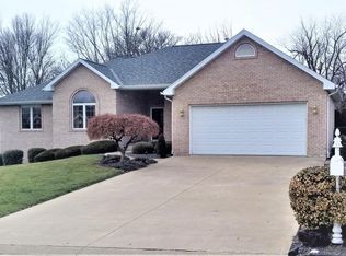 628 Woodbridge Dr, Quincy, IL 62301