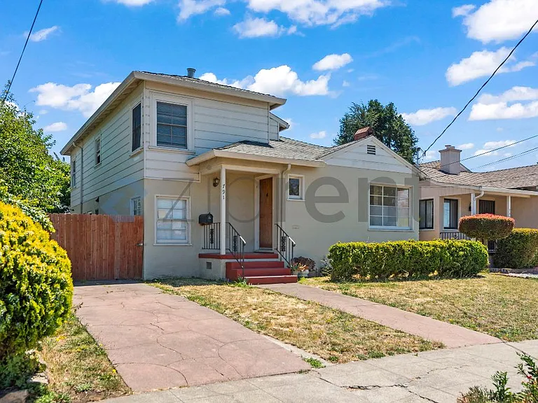 791 Elsie Ave — Photo 2