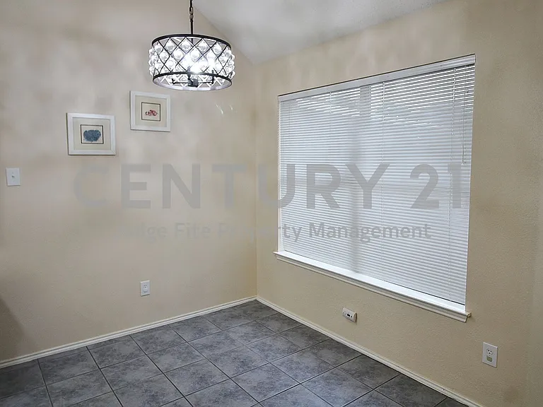 1507 Goodwin Dr — Photo 5