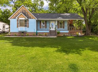 311 E Linn St, Huntington, TX 75949
