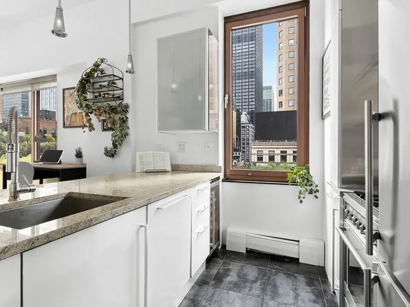 350 West 50th Street 6T image 3 of 6