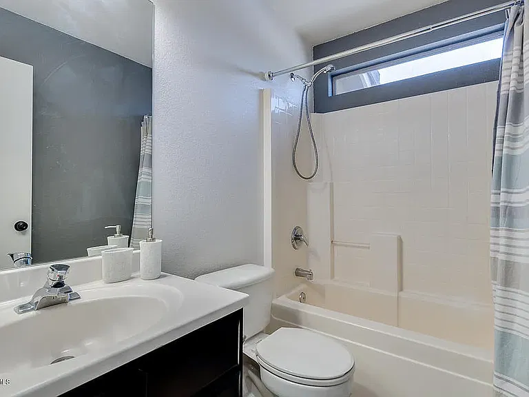 1348 S Heritage Dr — Photo 6