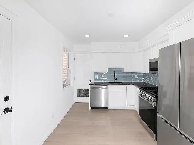 80 Ferry St #2 — Photo 19