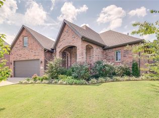 5623 S Chadwick Dr, Rogers, AR 72758