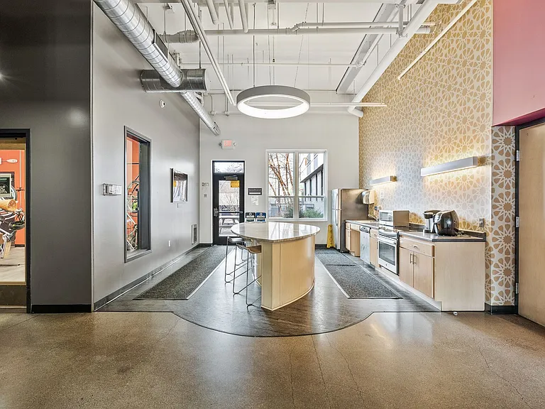 Fourth Street Co-op Apartments — Photo 10