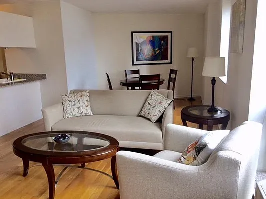 Rented by R New York | media 11