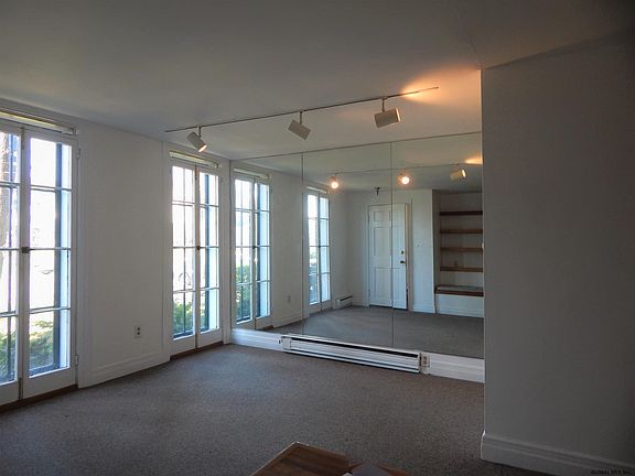 4th image of 590 North Broadway