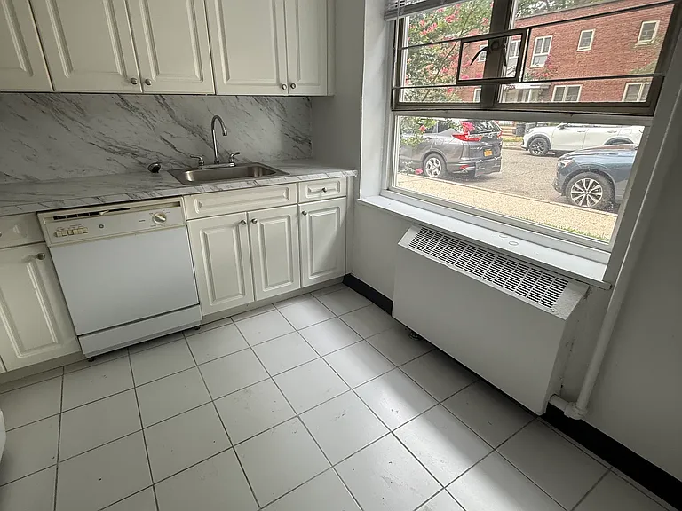 64-05 186th Ln #C — Photo 9