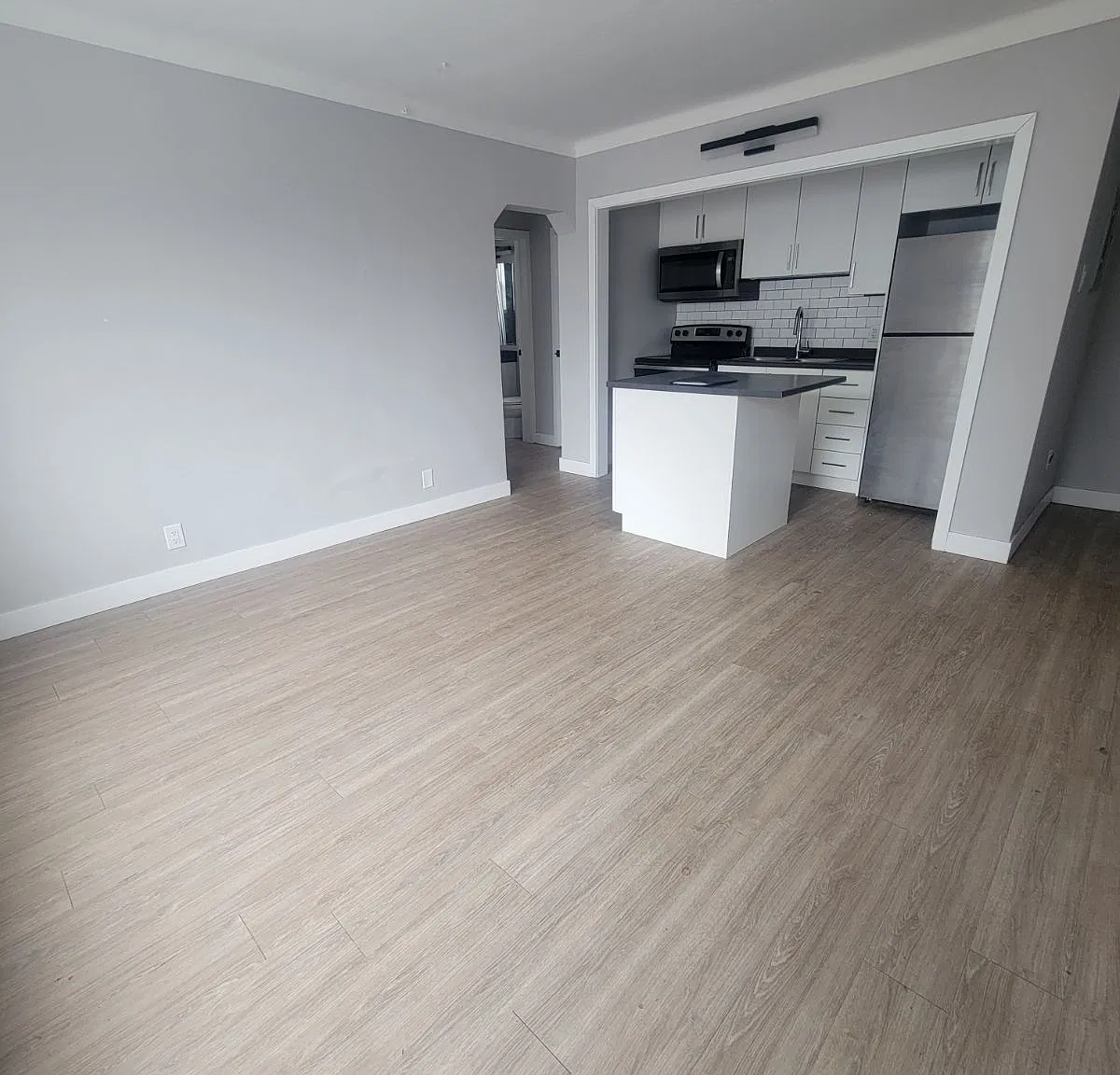 model - 1113 Second St W — Photo 4