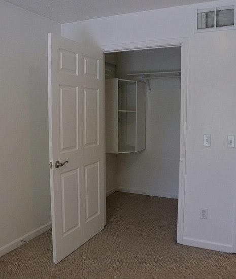 1st image of 504 W Wall St