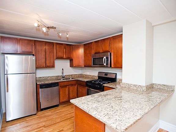 3rd image of 2115 W Farwell Ave APT 204