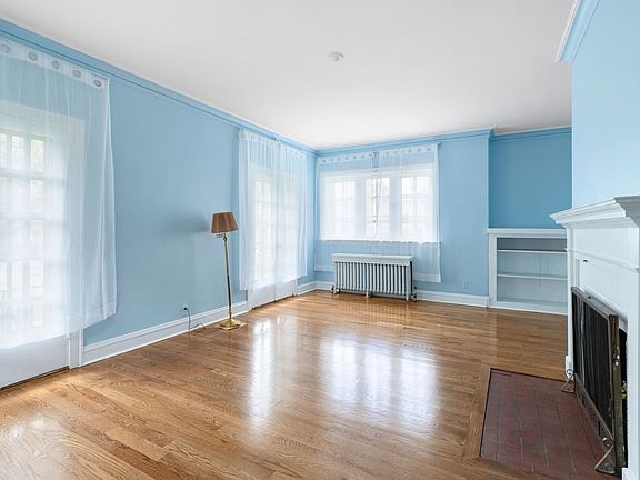 4th image of 4745 N Sacramento Ave