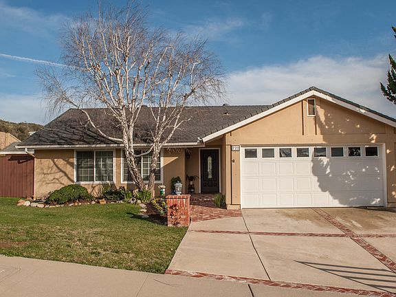 2nd image of 722 Danvers Cir
