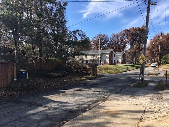 4th image of 817 Hillsboro Ave