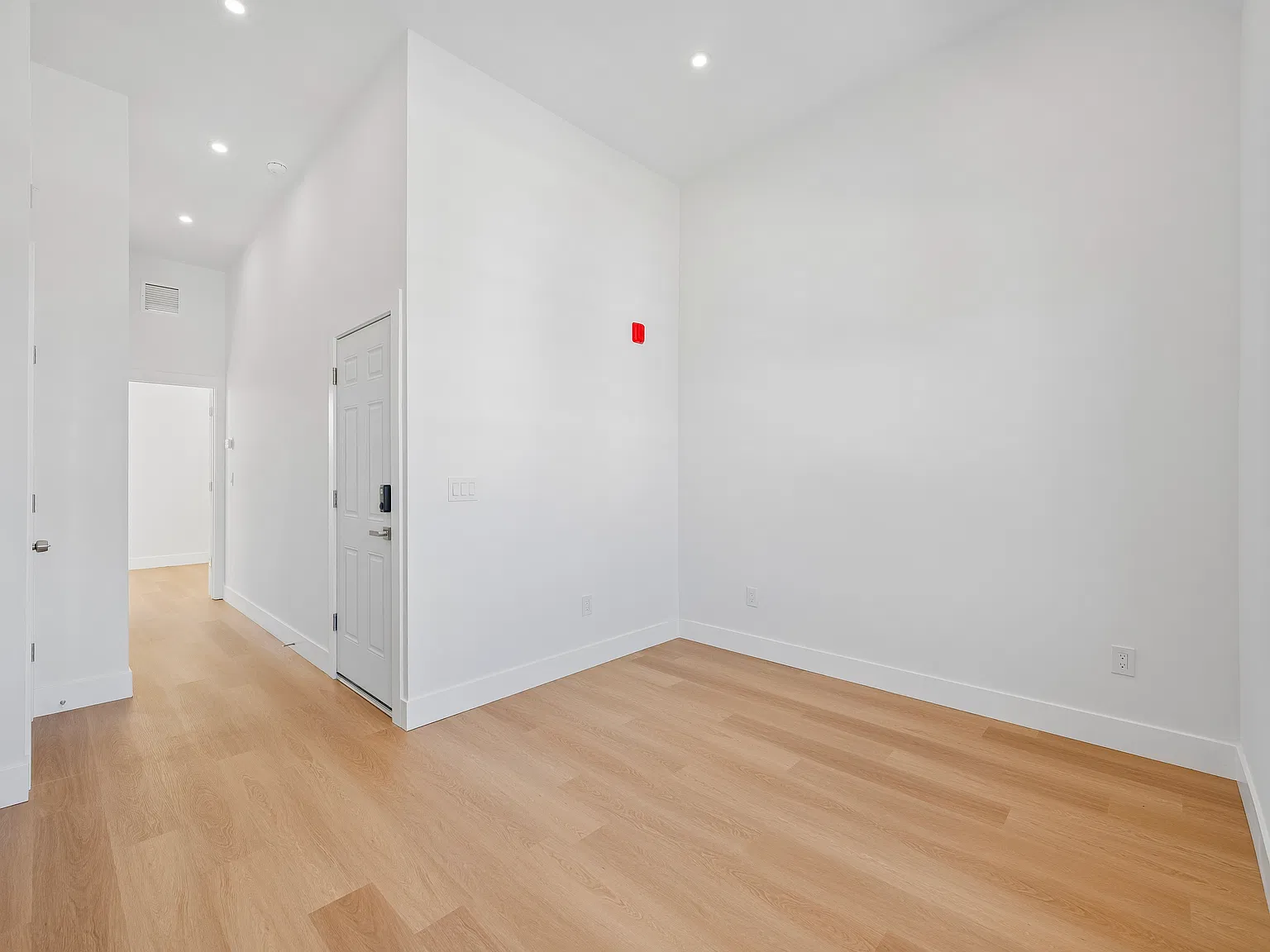 1 bed, 450 sqft, $1,750 — Photo 4